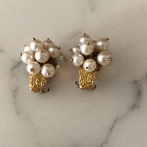 Pearl studded clip on